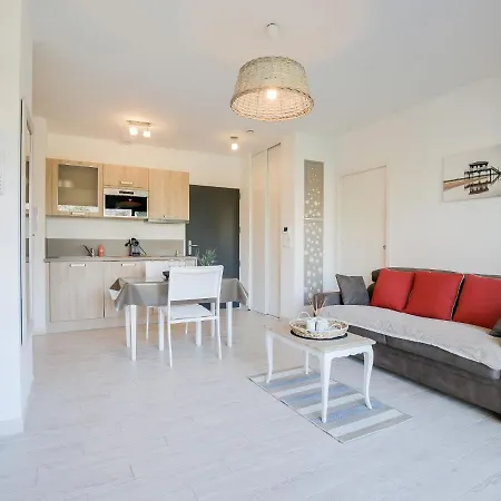 Apartment Les Jardins D'eyrac-2 By Interhome